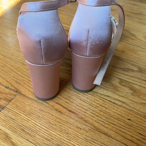 Pink Heels - Picture 4 of 4